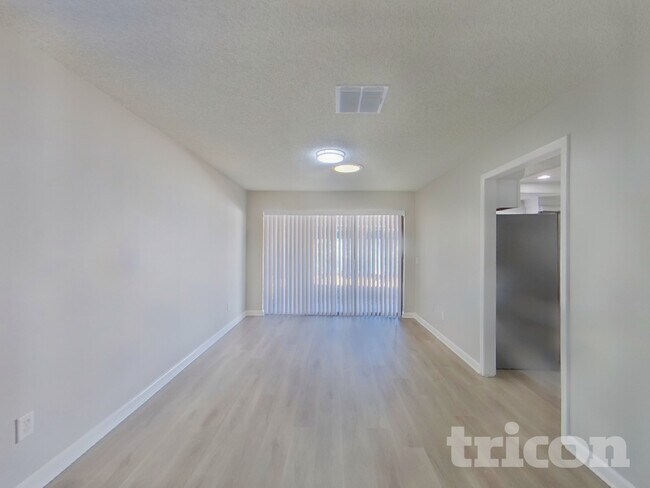 Building Photo - 4704 Foxshire Cir