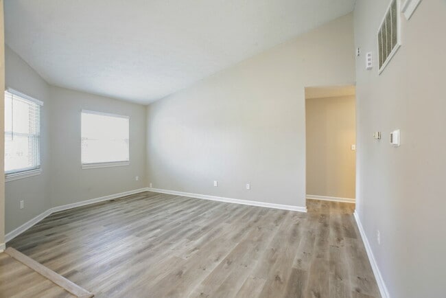 Building Photo - 7809 Hampton Pl