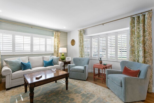 Foto del edificio - 4 bed, 3ba, 2 car garage home in Culbreath Heights