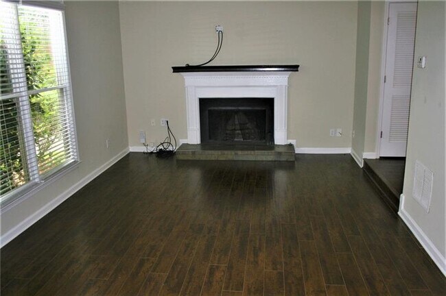 Foto del edificio - 9158 Carroll Manor Dr