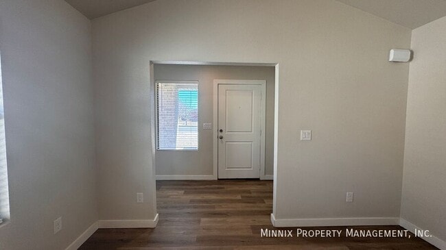 Building Photo - 7706 Elm Ave