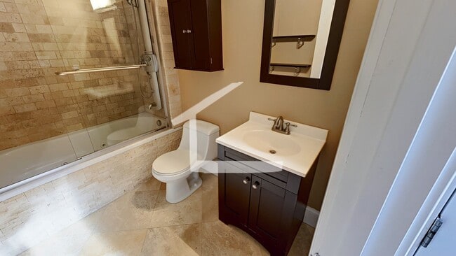 Building Photo - Convenient South End Location, Central Heat/AC, In-Unit Washer and Dryer, Private Deck.