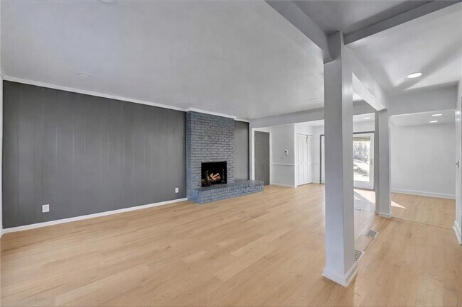 Foto del edificio - 525 Abernathy Rd NE