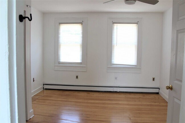 Building Photo - 15 Spruce St