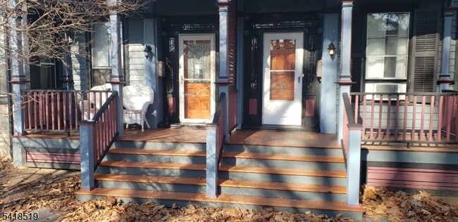 Building Photo - 315 2nd St