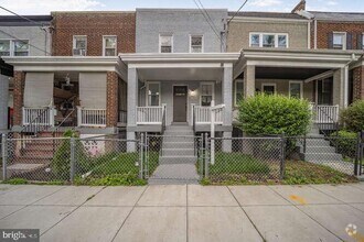 Building Photo - 1632 Ridge Pl SE