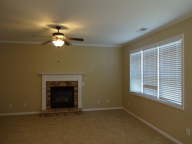 Building Photo - 301 Abbey Court