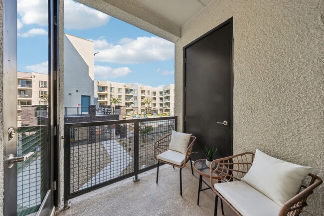 Building Photo - Fora Apartments