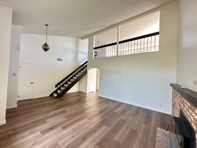 Building Photo - Benicia House in a Desired Location