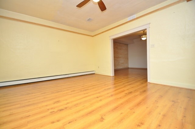 Building Photo - 204 Wood St