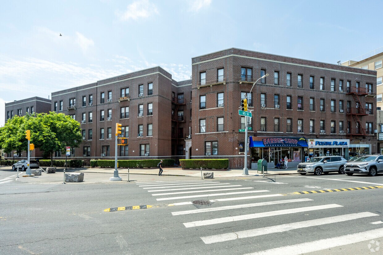 Primary Photo - 1312 W 6th St