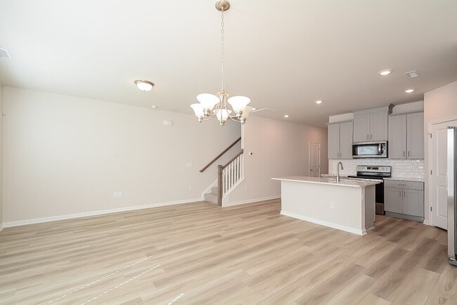 Foto del edificio - 206 Brook Farm Ln