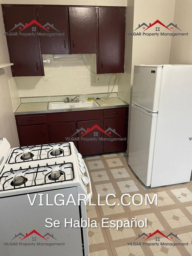 828 Wilcox St Unit W, Hammond, IN 46320 Room for Rent in Hammond, IN