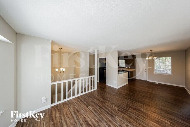 Foto del edificio - 634 14th Ave NW