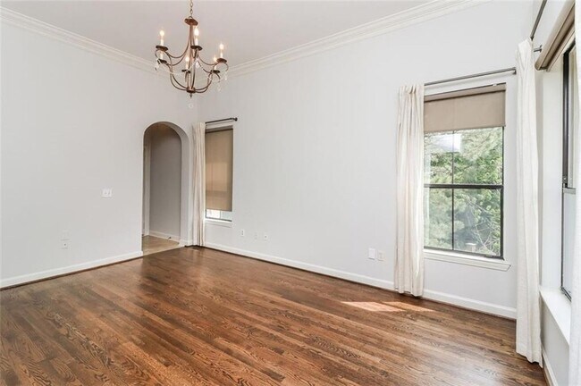 Foto del edificio - 3777 Peachtree Rd NE