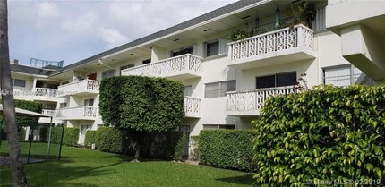 Building Photo - 4200 NW 3rd Ct