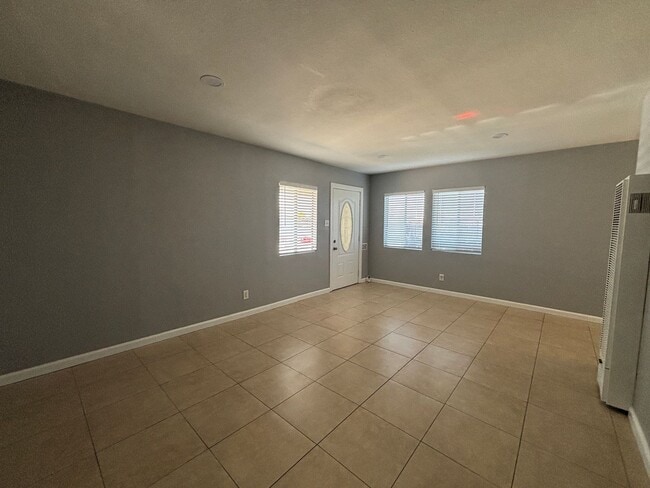 Building Photo - 44303 Beech Ave