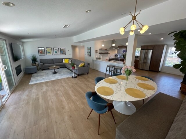 Foto principal - 6200 Oakdale Ave