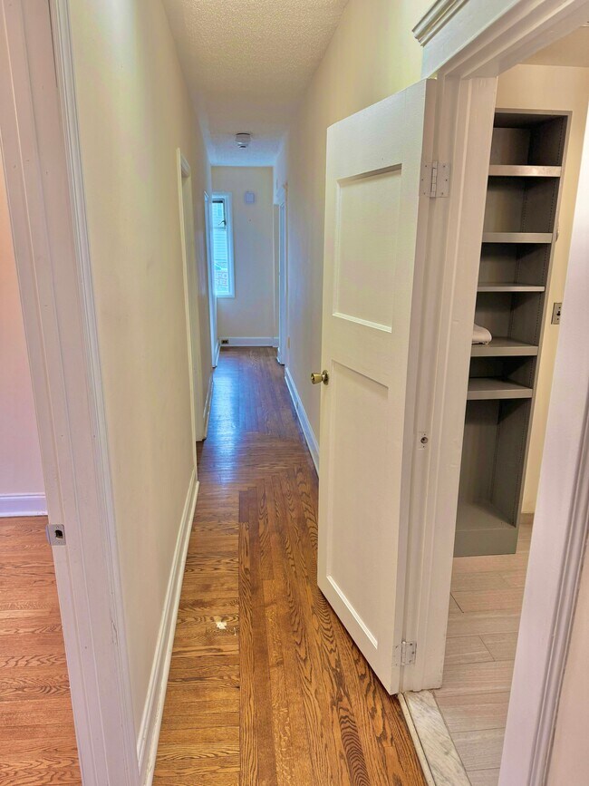 Pasillo - 383 Dakota St