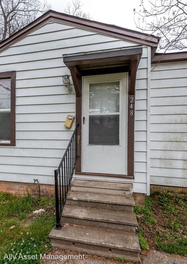 Building Photo - 2 br, 1 bath House - 248 E. Elmwood