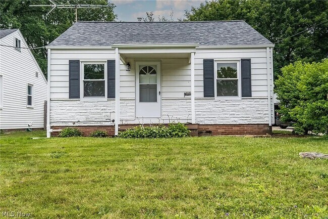 Foto del edificio - 3518 Arnold Ave NW