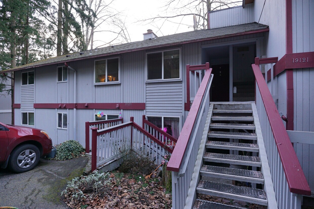 19121 61st Pl NE Unit D, Kenmore, WA 98028 Condo for Rent in Kenmore
