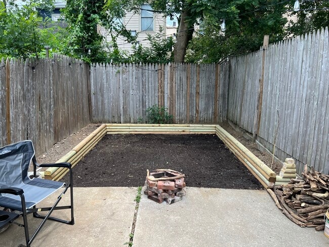 Photo - 2221 N Sydenham St House