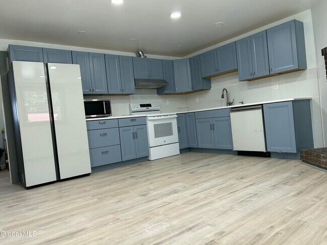 Foto del edificio - 4450 N Main St
