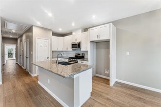 Building Photo - 10317 Teneha Dr