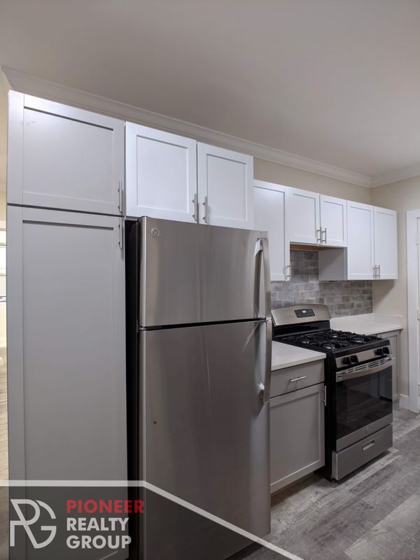 Foto del edificio - 3821 N Greenview Ave