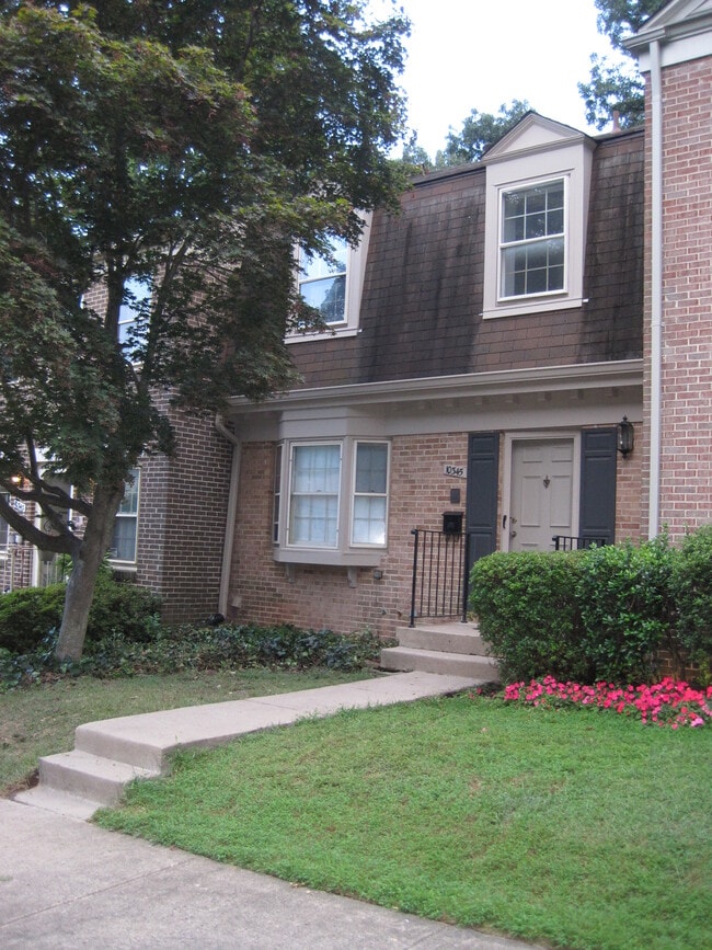 Frente - 10345 Hampshire Green Ave