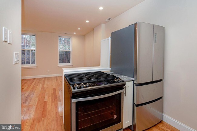 Foto del edificio - 2213 Pine St