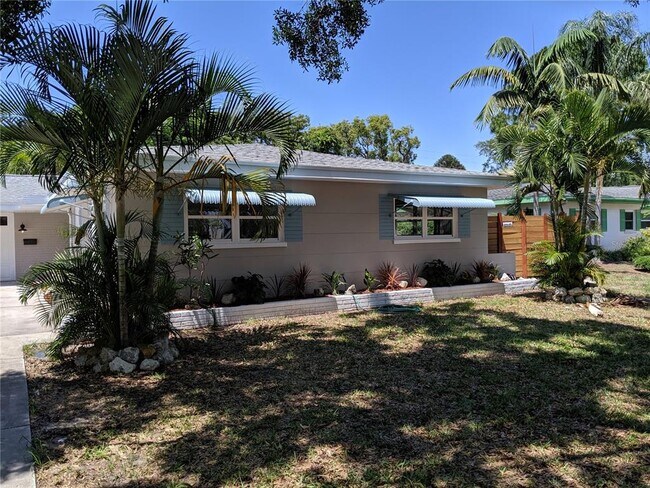 Building Photo - 2867 66th Terrace S