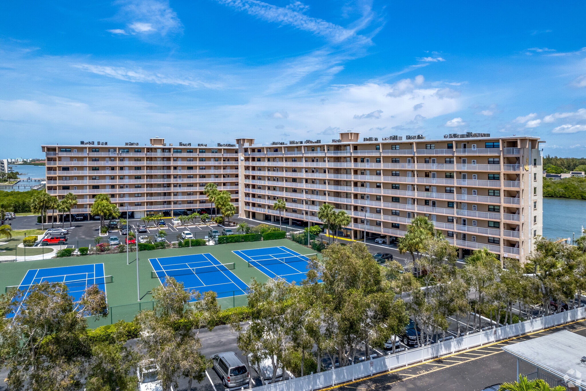 Bayshore Yacht and Tennis Club