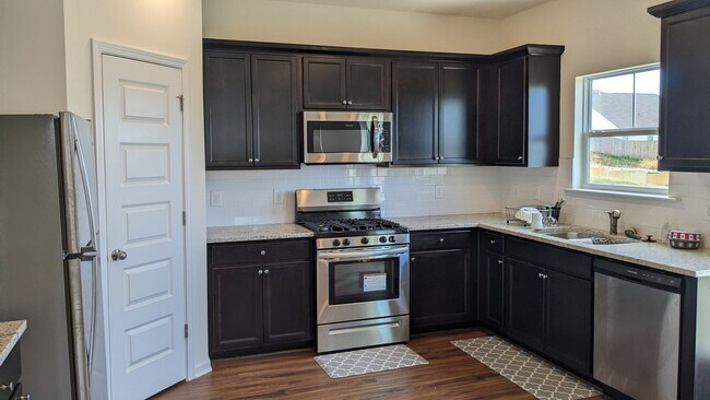 Building Photo - New Construction Lakehouse Ready for Winte...