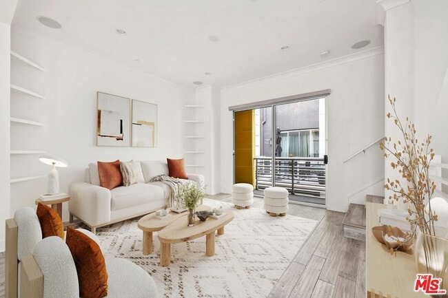 Building Photo - 2205 Selig Dr