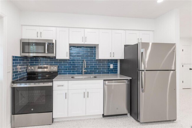 Foto del edificio - 1348 Boylan Ave