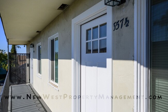Building Photo - 557 22nd St