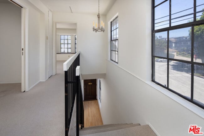 Foto del edificio - 2055 Barry Ave
