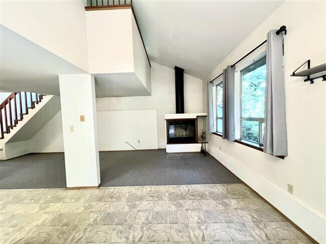 Foto del edificio - Relaxed 2-Bed, 1.5-Bath Home in a Quiet Gig Harbor Spot