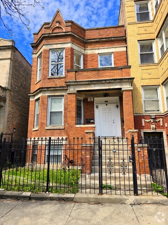 Building Photo - 1426 S Avers Ave