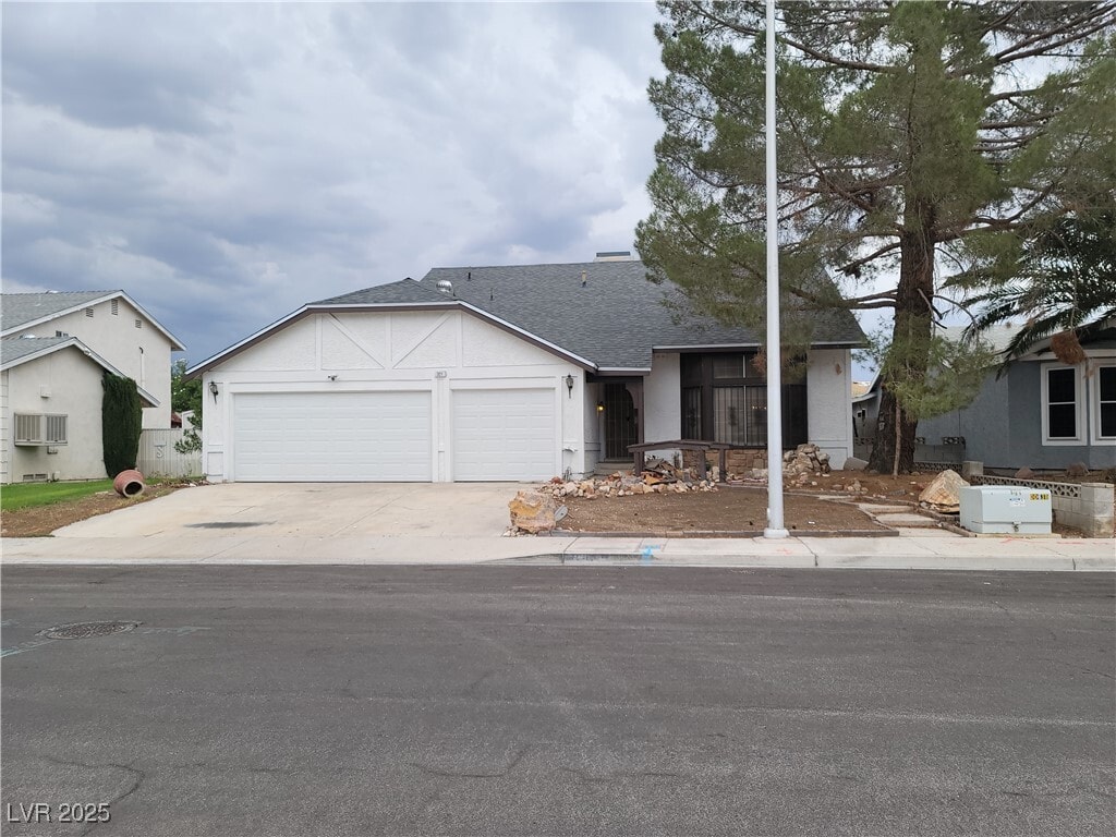 Foto principal - 321 S Bent Creek Dr