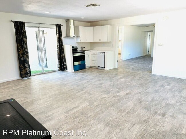 Foto del edificio - 3 br, 3 bath House - 7421 N Maple Ave