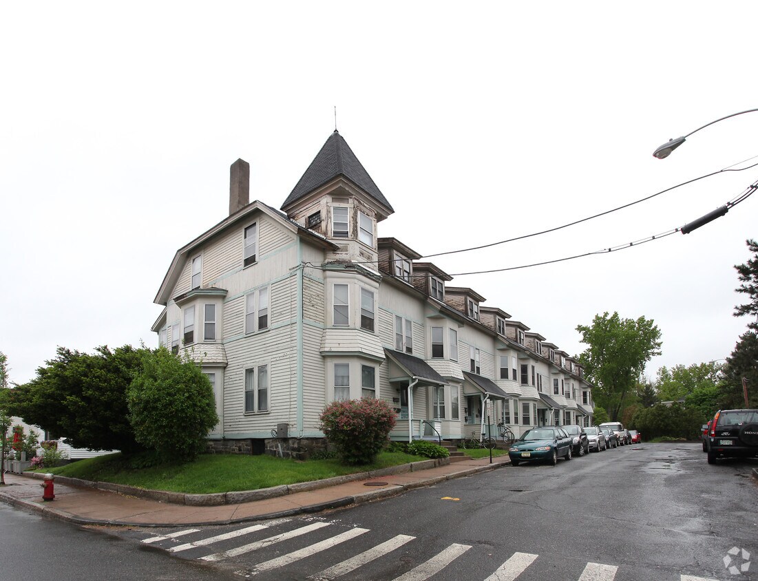 214 Randolph Pl, Northampton, MA 01060 Apartments in Northampton, MA