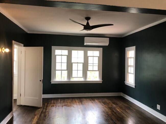 Building Photo - 1 bedroom in Los Angeles CA 90038
