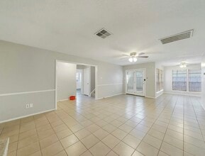 Building Photo - 10827 Sugar Hill Dr