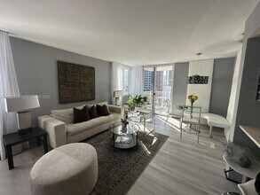 Building Photo - 800 N Miami Ave