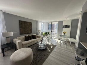 Building Photo - 800 N Miami Ave