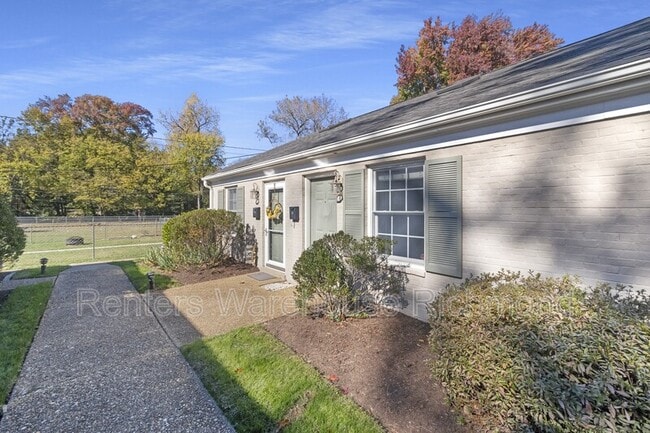 Building Photo - 418 Roseneath Rd