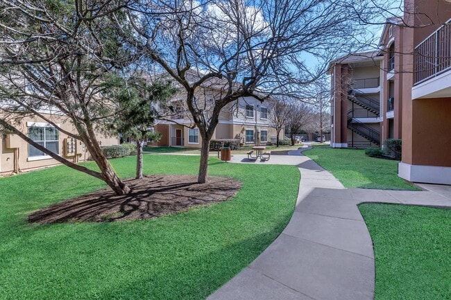 Building Photo - Cypress Creek River Bend